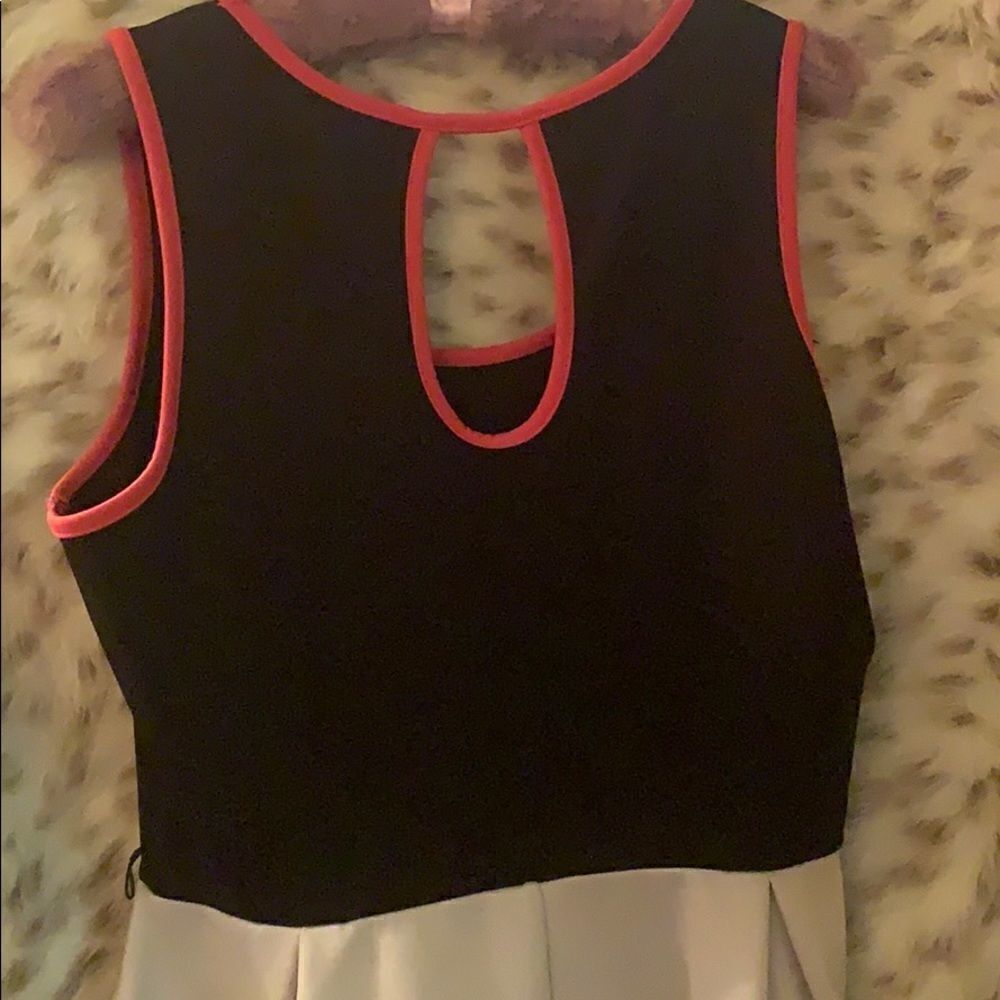 Dress   - Picture 4 of 5
